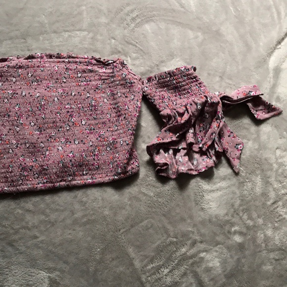 Floral Crop Top with Tie Sleeves - Picture 2 of 5